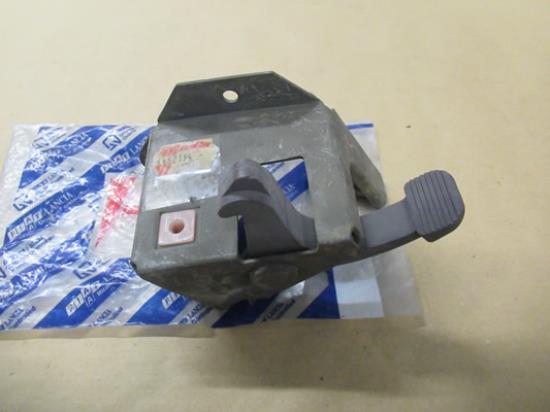 4462194 Stoel vergrendeling rechterzijde