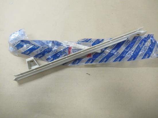 5995136 Raamgeleider rechtsvoor