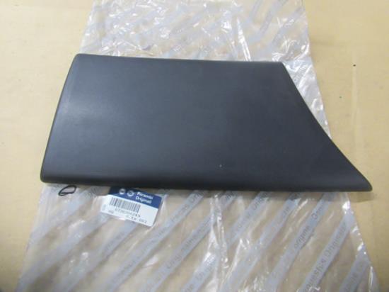 735306249 Stootstrip rechtsachter