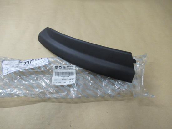 735431359 Achterbumper sierlijst rechterzijde