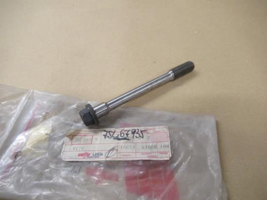 75467935 Cilinderkopbout