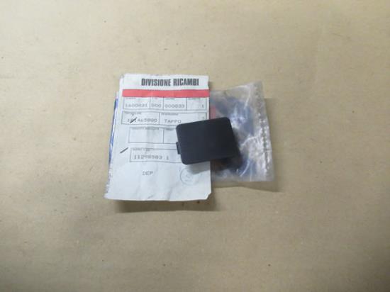 181465880 Middenconsole plug