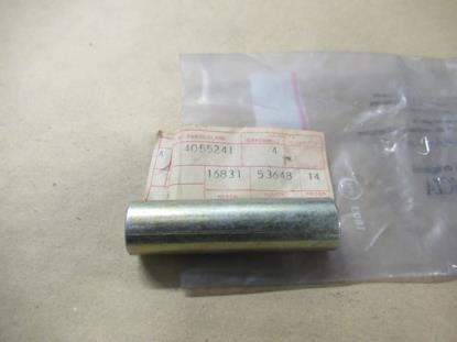 4055241 Motorsteun afstandstuk