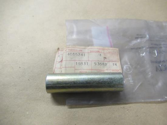 4055241 Motorsteun afstandstuk