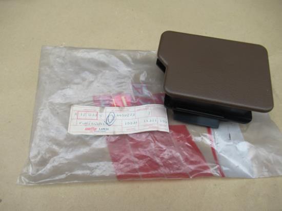 4469273 Asbak rechtsachter