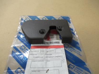 7545516 Achterbank vergrendeling sierstuk