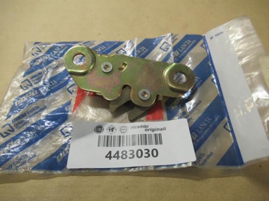 4483030 Motorkap vergrendeling