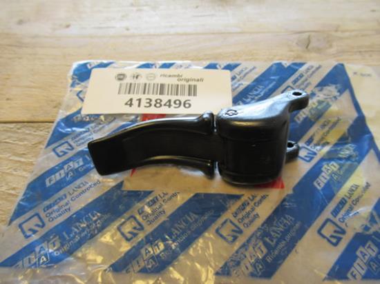 4138496 Ontgrendeling hendel