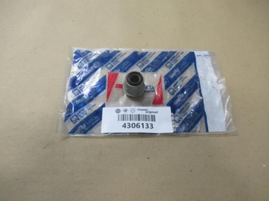 4306133 Draagarmrubber voorzijde