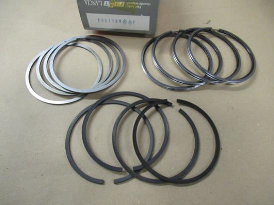 5881196 Zuigerverenset