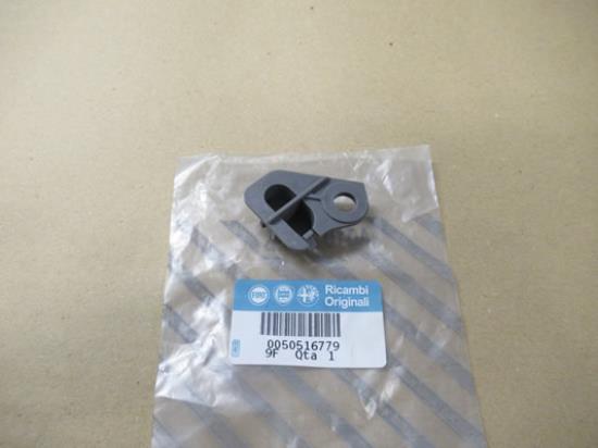 50516779 Achterbank klemmetje linkerzijde