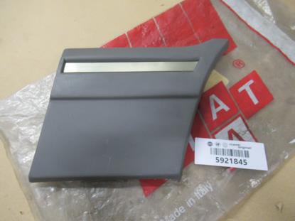 5921845 Spatbord sierlijst rechtsvoor