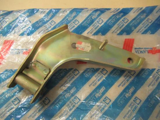 5947143 Versnellingsbak steunbeugel