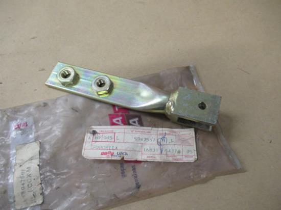 5947567 Versnellingsbak beugel