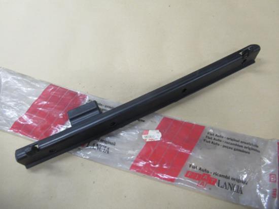 5972613 Dashboard slot