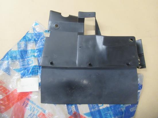 7584759 Radiator bescherming linkerzijde