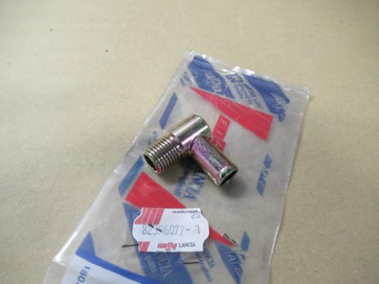 82396077 Inlaatspruitstuk aansluiting