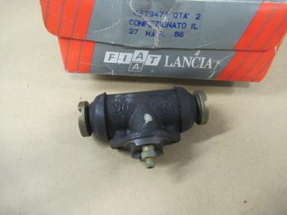 4379471 Wielremcilinder voorzijde