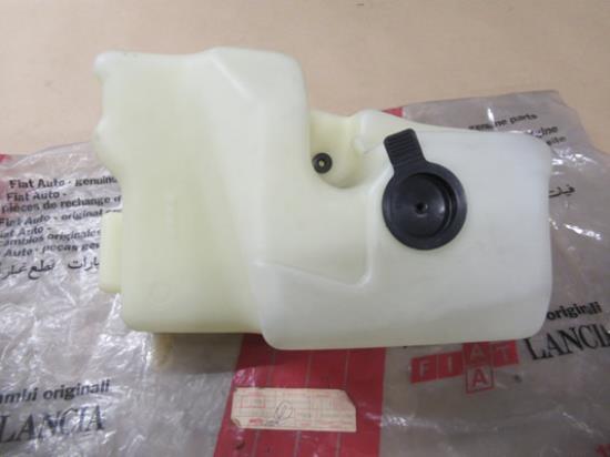 5963957 Ruitenwisservloeistof reservoir