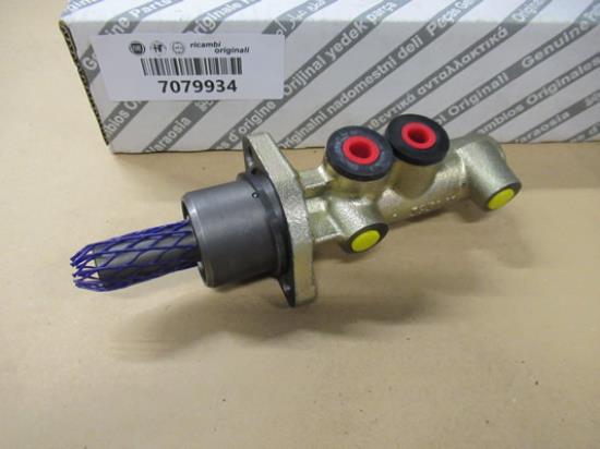 7079934 Hoofdremcilinder