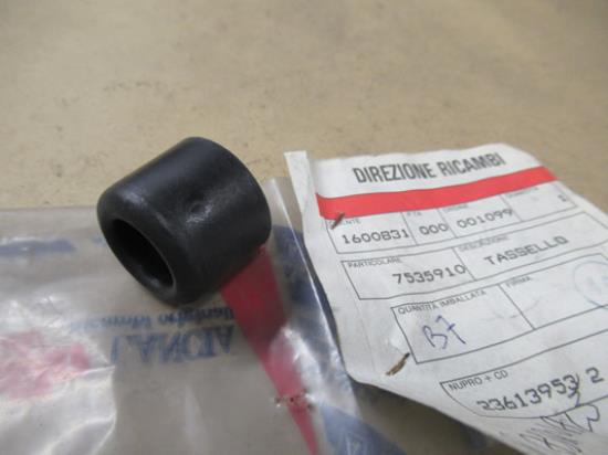 7535910 Achterbank buffer