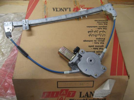 7747050 Elektrisch raammechaniek rechtsvoor