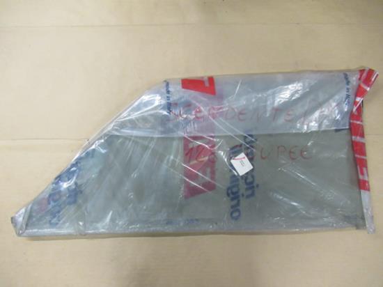 4285195 Zijruit rechtsvoor