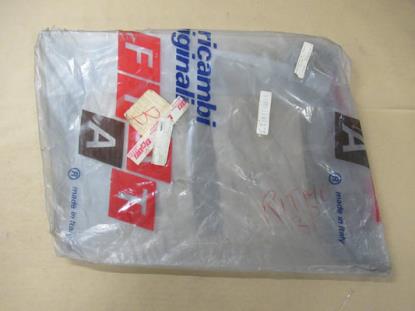 4381768 Zijruit linksvoor