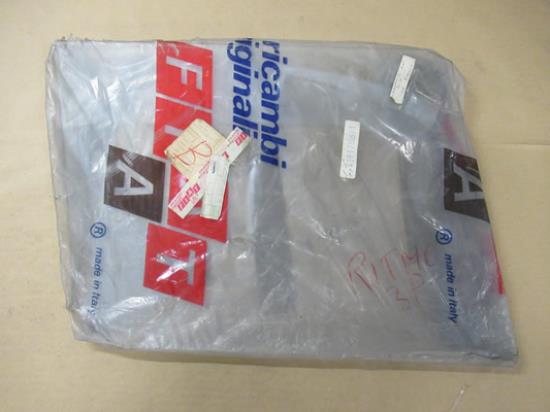 4381768 Zijruit linksvoor