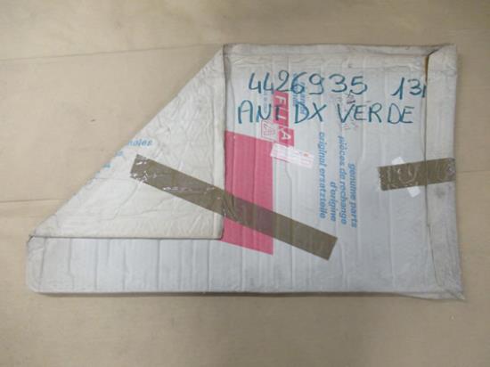 4426935 Zijruit rechtsvoor