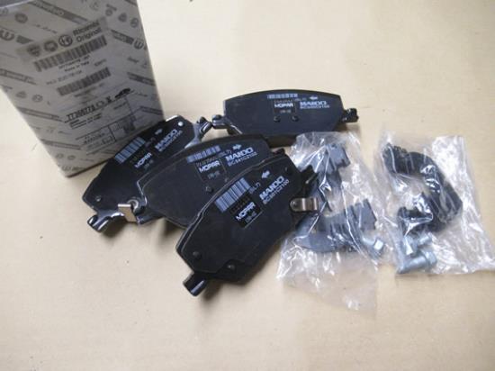 77368778 Remblokset voorzijde