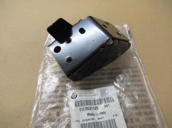 50537125 Carrosserie beugel rechterzijde