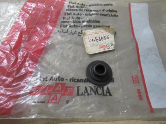 4183556 Klep schotel