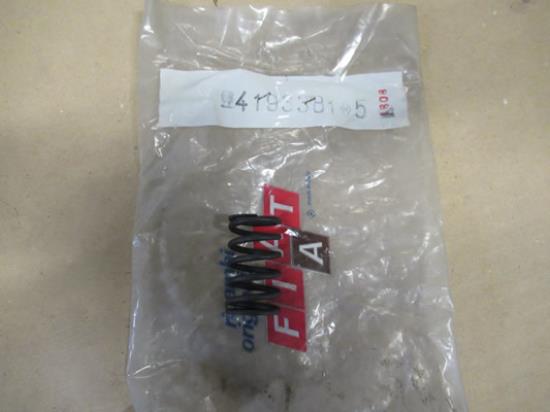 4193381 Distributie klepveer