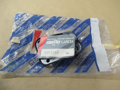 4402798 Achterbank rugleuning vergrendeling rechterzijde plaat