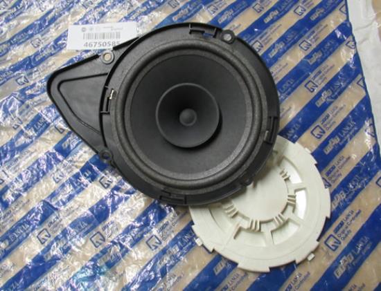 46750585 Luidspreker rechtsachter
