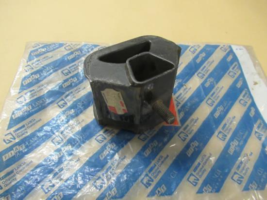 5941696 Motorsteun voorzijde