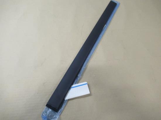 82444656 Stootstrip linksachter