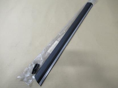 82451998 Stootstrip linksachter