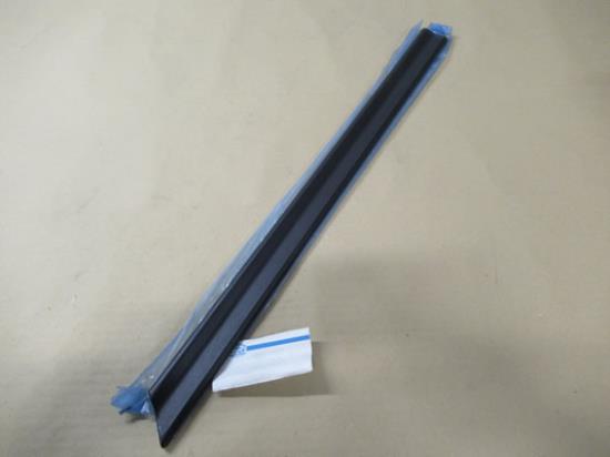 181491480 Portier stootstrip linksachter