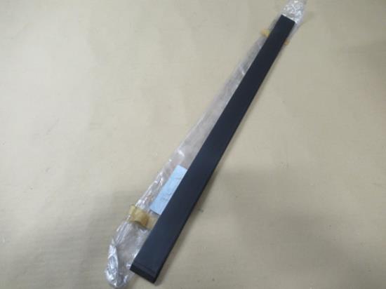 82447743 Portier stootstrip rechtsachter
