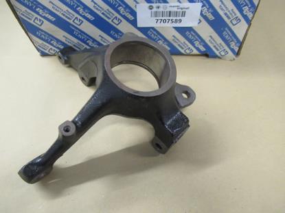 7707589 Voorvering fusee rechterzijde