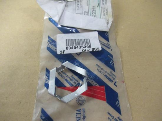 46435398 Brandstofinjectie klem