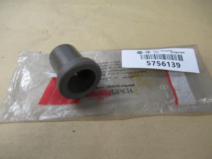 5756139 Eindstuk onderste steun achterbank rechts