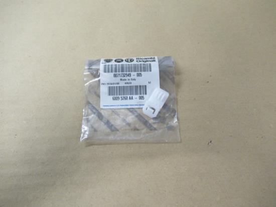 71732949 Luchtinlaat paravan clip