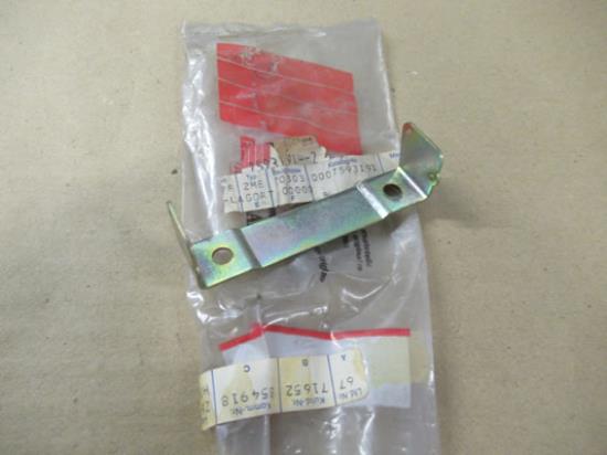 7593191 Tankklep beugel