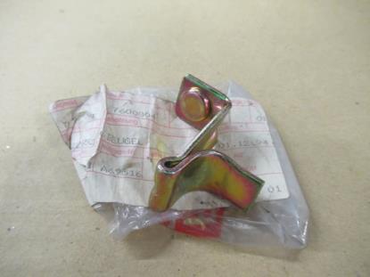 7600804 Radiateur beugel rechterzijde