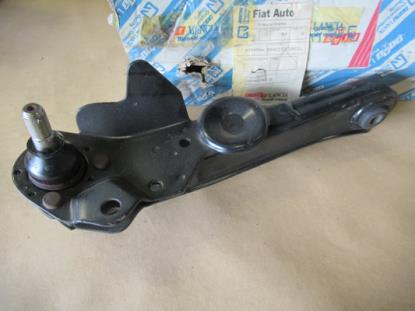 4355946 Draagarm rechtsvoor