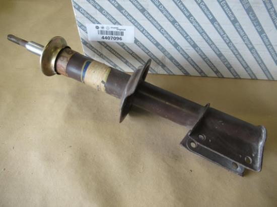 4407096 Schokbreker voorzijde