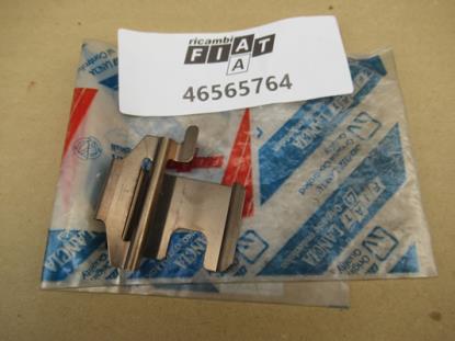 46565764 Rem beugel linksvoor